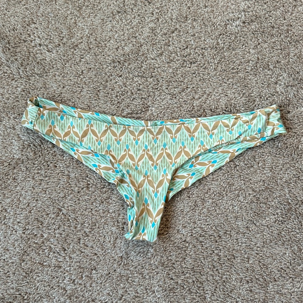 Frankie’s bikinis bottoms